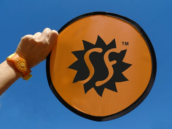 The UVA+B Sunfriend is able to gauge UV exposure directly from sunlight, reflecting off water or snow, through glass and in the shade