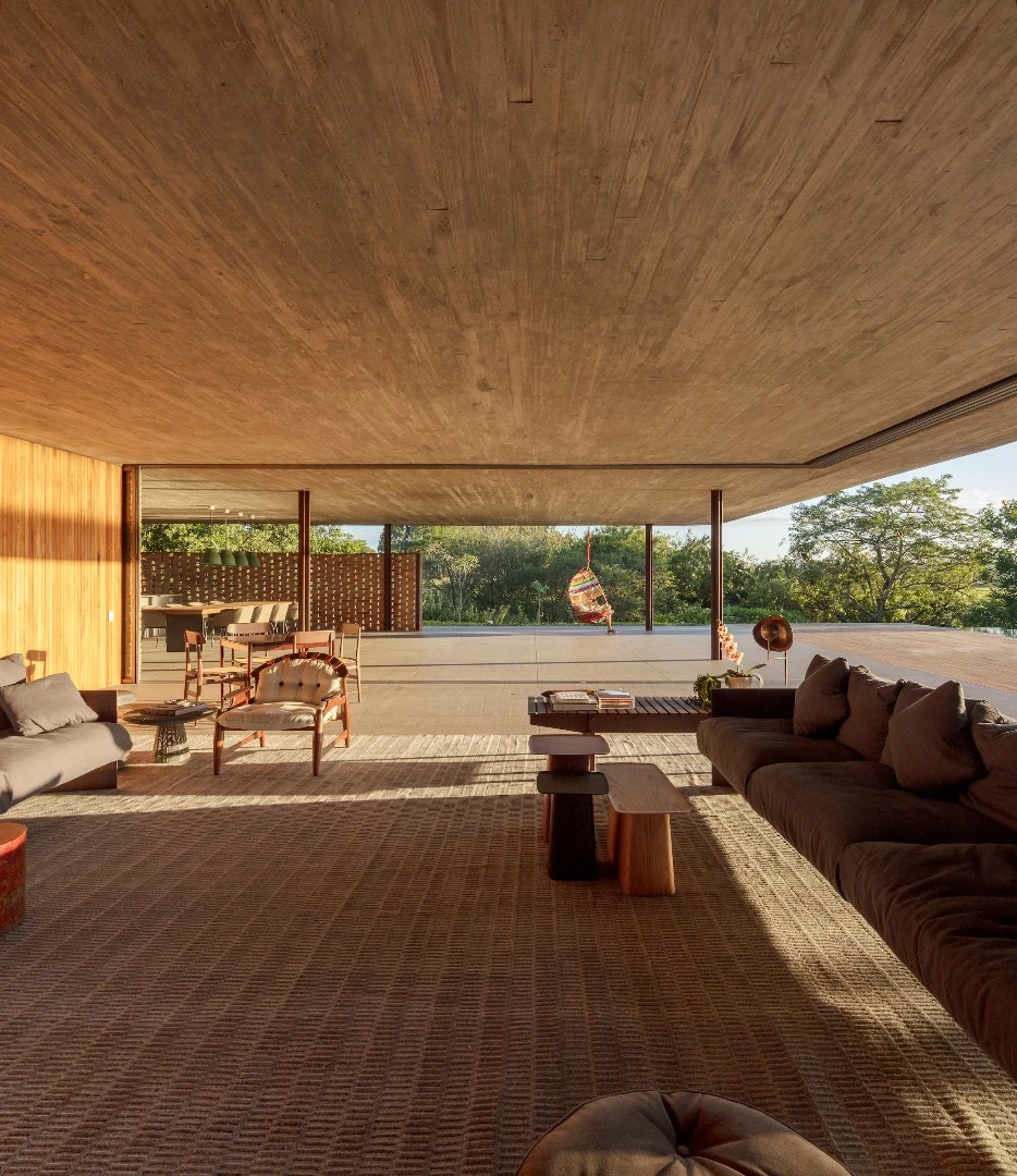 Another shot of Planar House's living room