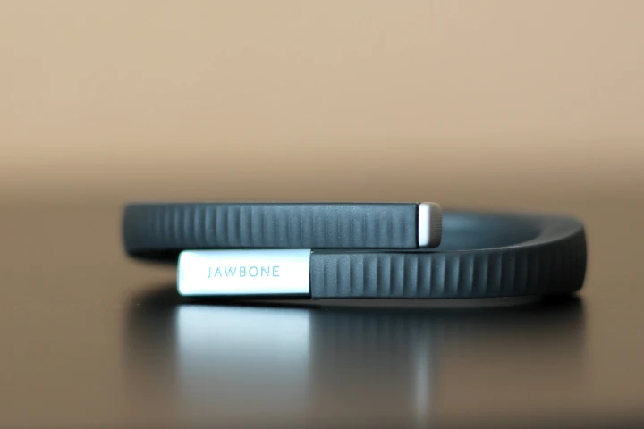 Gizmag reviews the Jawbone Up24, the wireless update to the popular Up fitness band
