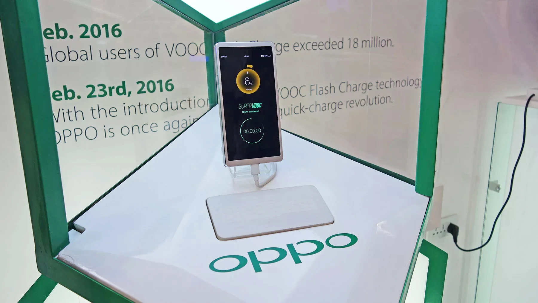 15 minutes is all it takes for this phone to go from zero to a full charge – but it's only a prototype for now