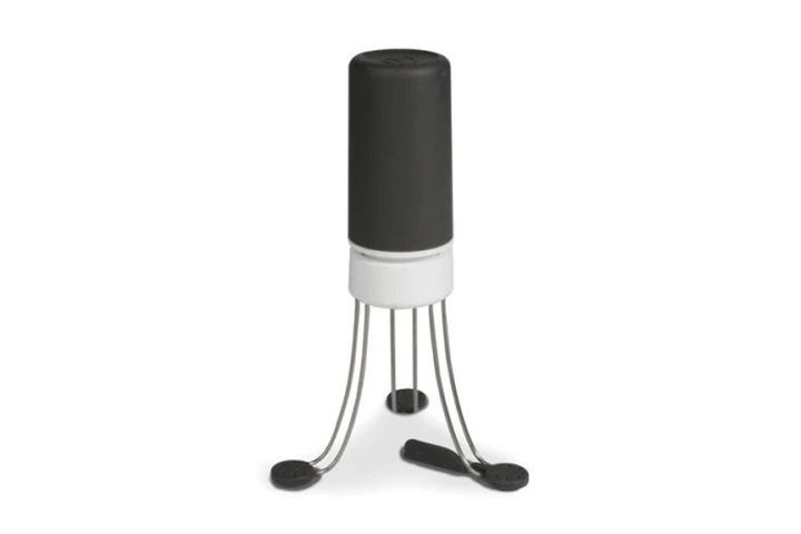 The Autonomous Saucier automatically stirs sauce in the pan, freeing you up for other kitchen duties