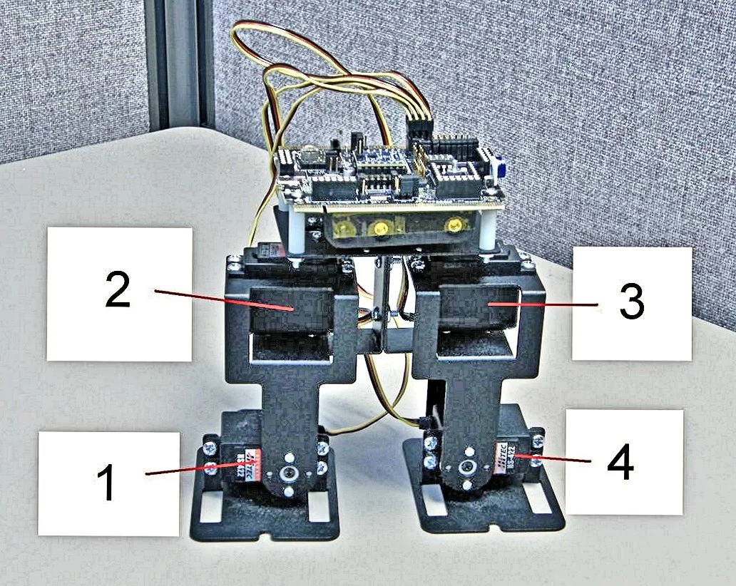 Legs and control board of the Freescale FSLBOT (Photo: Freescale Semiconductor)
