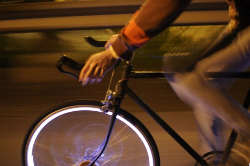 The Aura system uses embedded LEDs to turn a bike's rims into running lights
