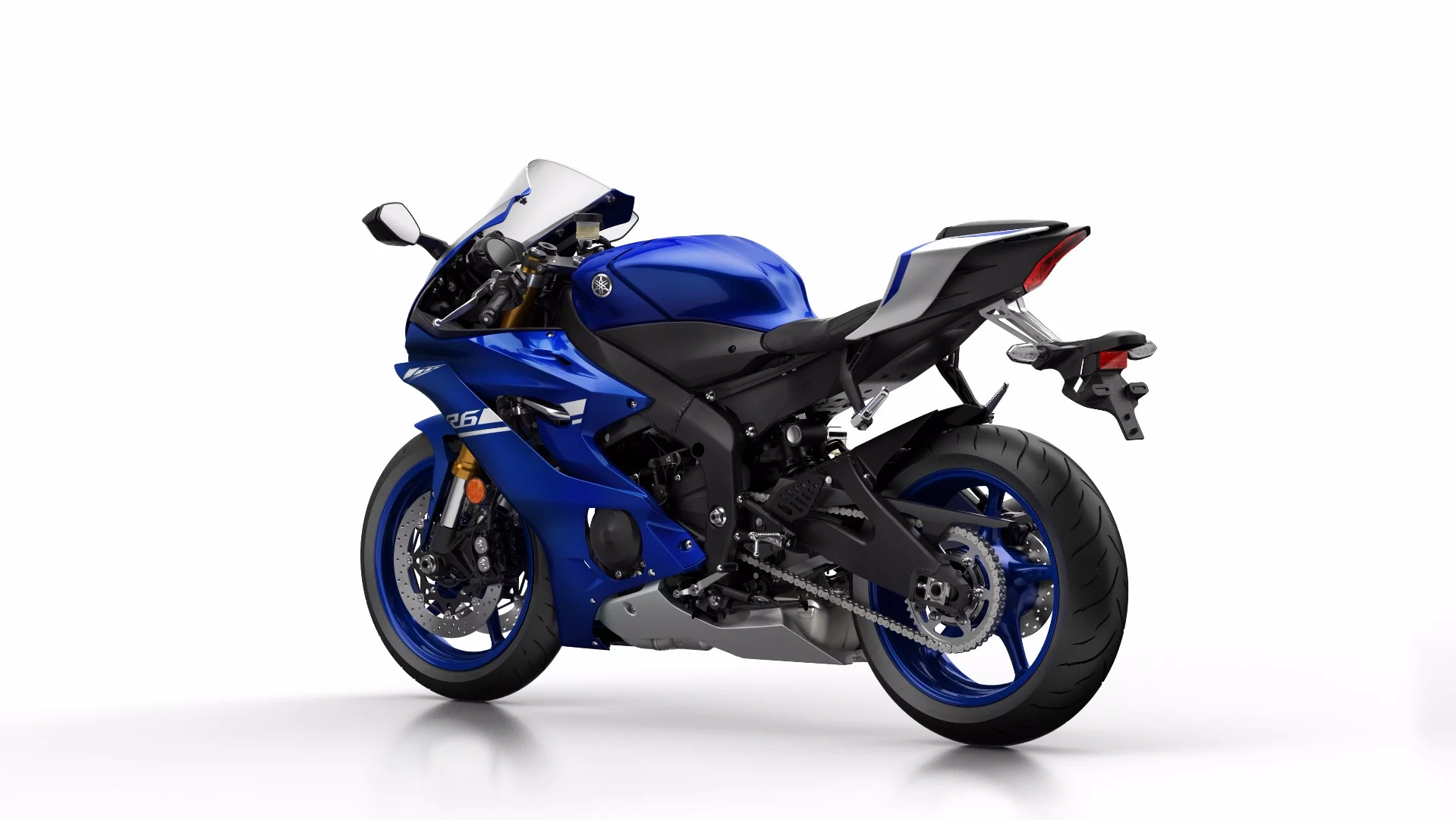 The 2017 Yamaha YZF-R6 in Race Blu color
