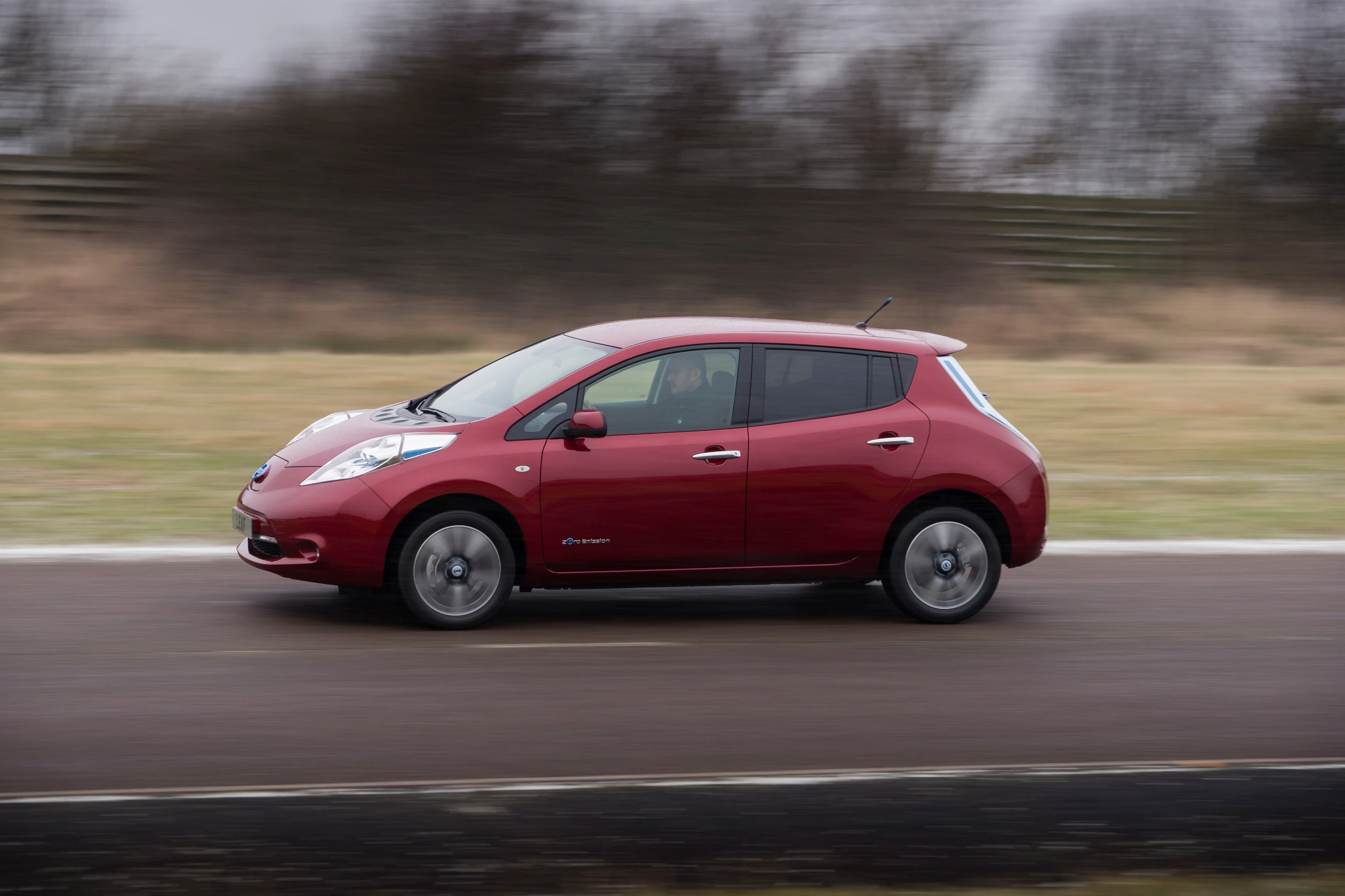 Producing effectively no C02 at the point of use, the LEAF’s exhaust particulate emissions and NOx is near zero