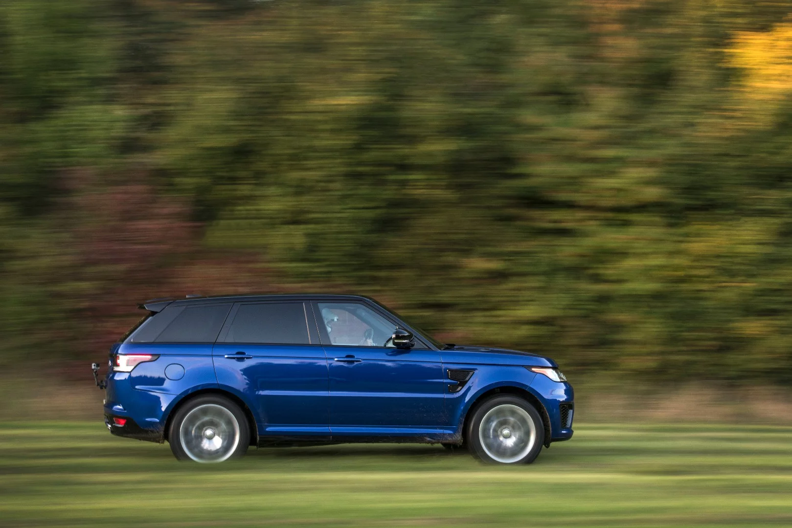 Land Rover explains that Grass/Gravel/Snow mode softens the throttle response, quickens gear changes and prevents tire slip to maintain traction on slick ground
