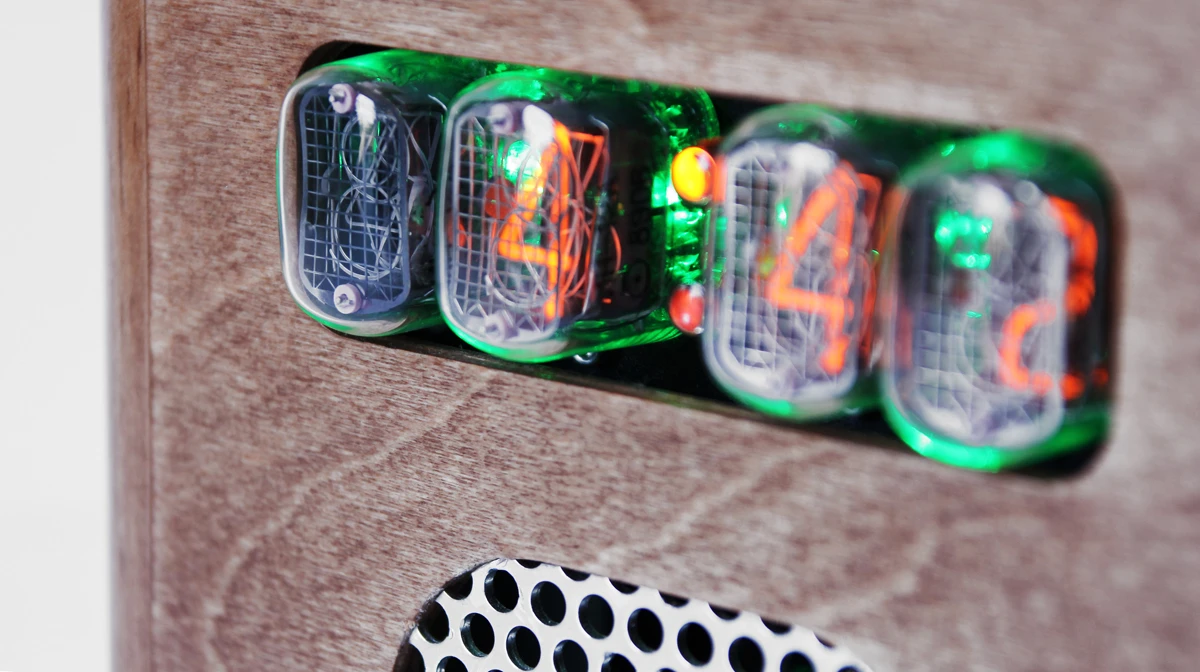 Close up of the nixie tube clock display of the Nixie Ramos