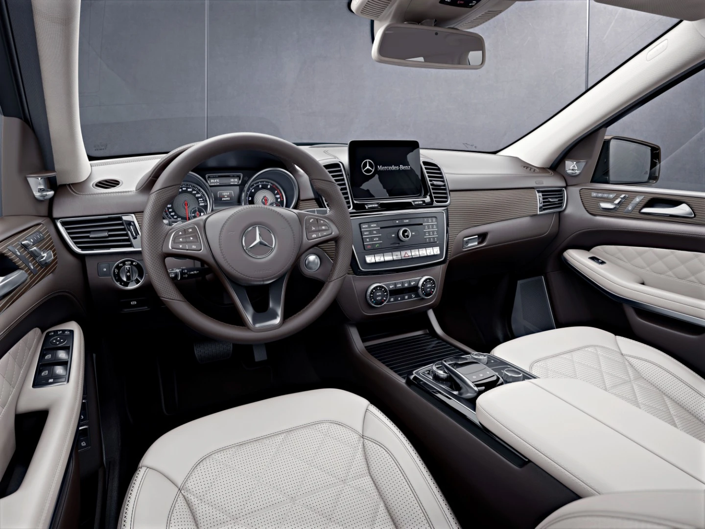 Several standard features include a 7-inch infotainment touchscreen, two USB ports, dual-zone climate, and an auto-dimming rearview