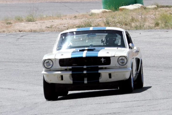 The GT350R would look wrong finished in anything other than Wimbledon White with blue stripes