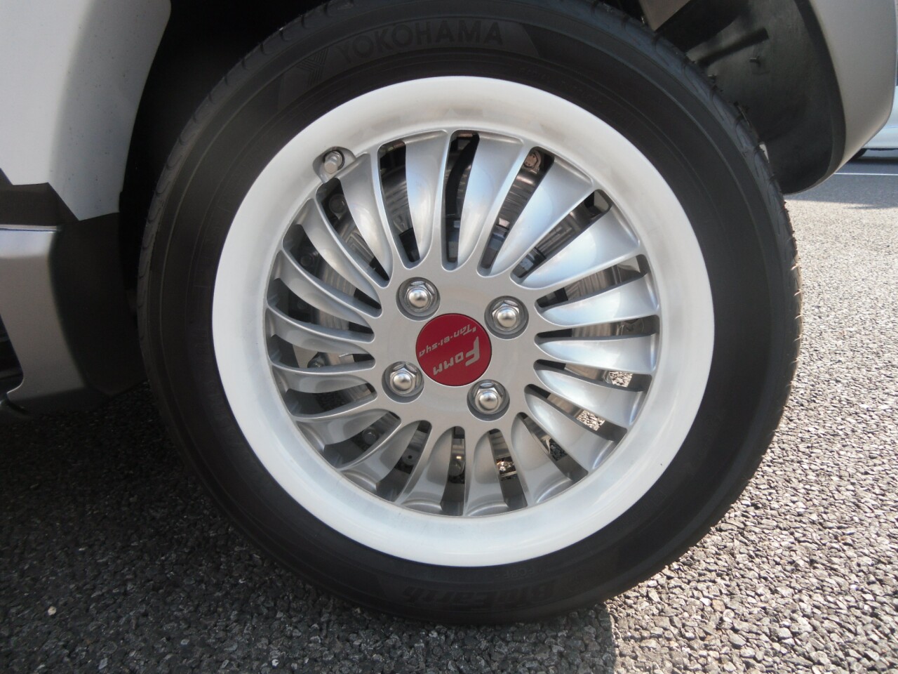 This is the right hand side of the car with blades of the wheel design going (Photo: Stephen Clemenger/Gizmag.com)