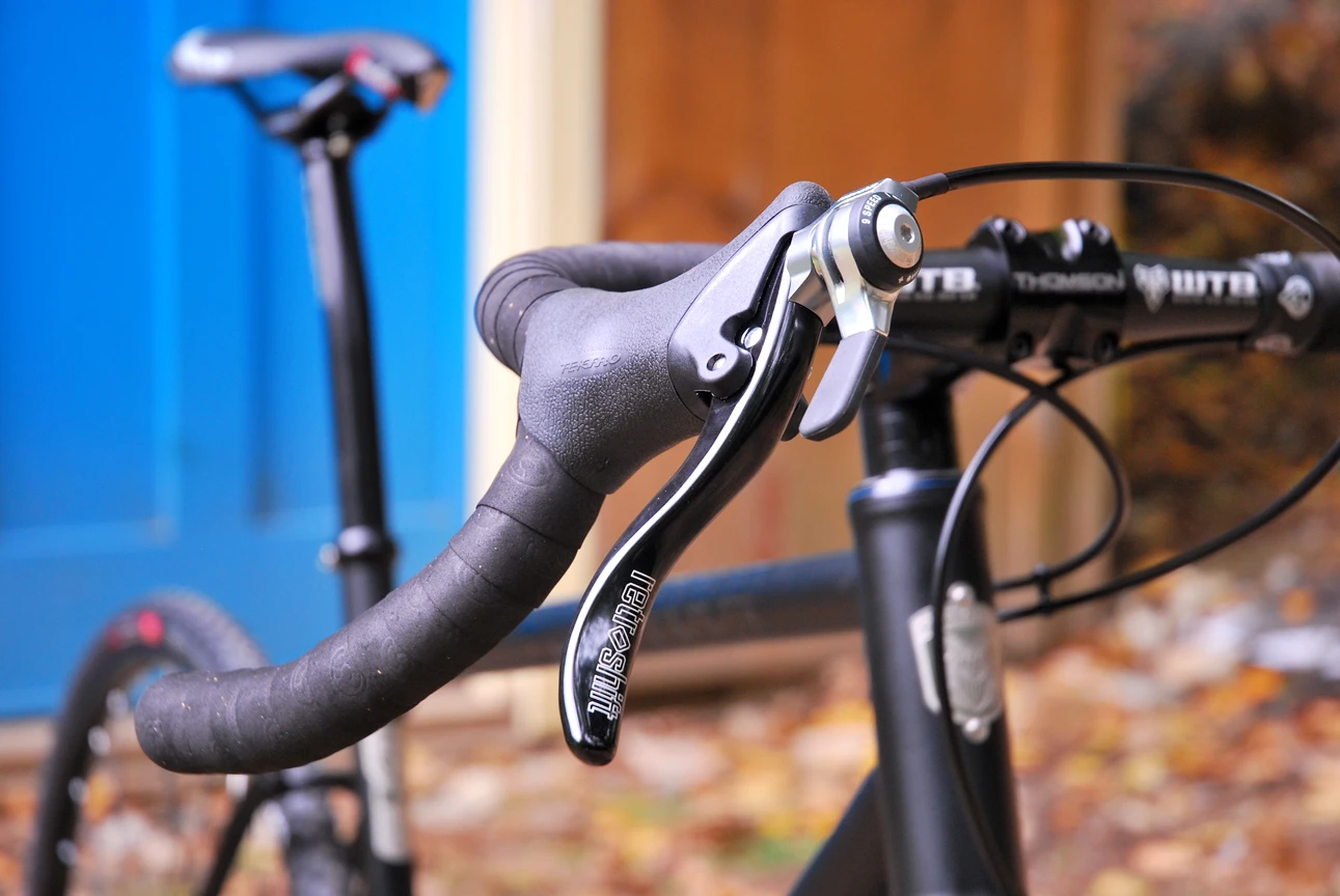 There are three models of Retroshift CX – one for bikes with no front derailleur, one for bikes with with cantilever or caliper brakes, and one for bikes with linear-pull, V-brakes or disc brakes