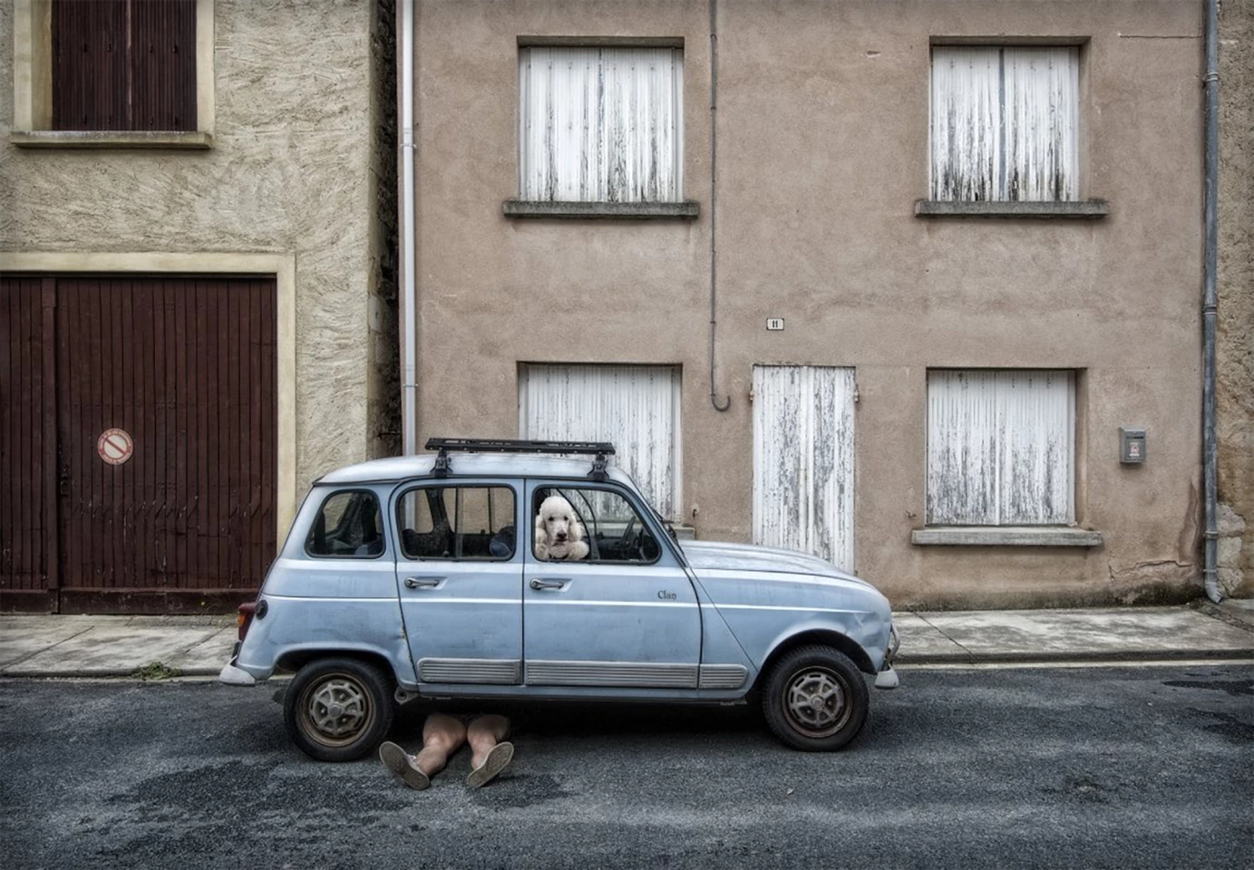 Urban Photo Awards. Finalist, Creative. "Repair" (Netherlands)