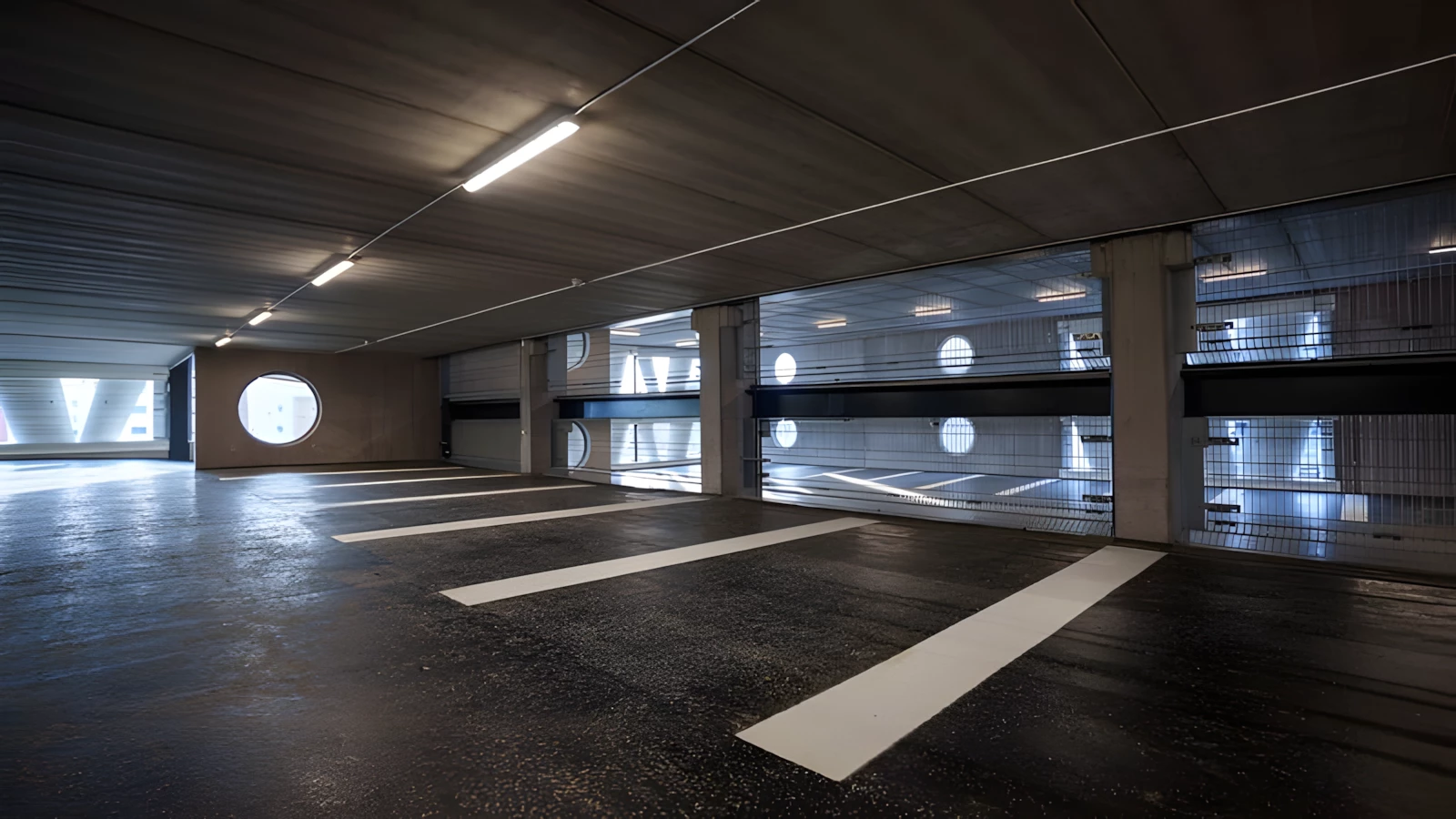 The Niels Bohr parking garage consists of 365 parking spaces, spread over five floors, including 40 electric vehicle charging points
