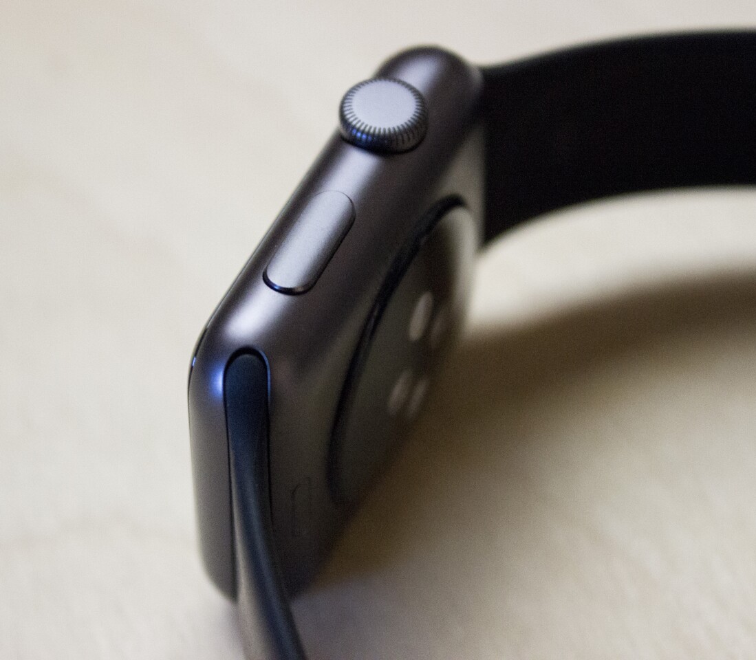 The Apple Watch Sport has an aluminum finish, while the more expensive Apple Watch (no suffix) uses stainless steel (Photo: Will Shanklin/Gizmag.com)