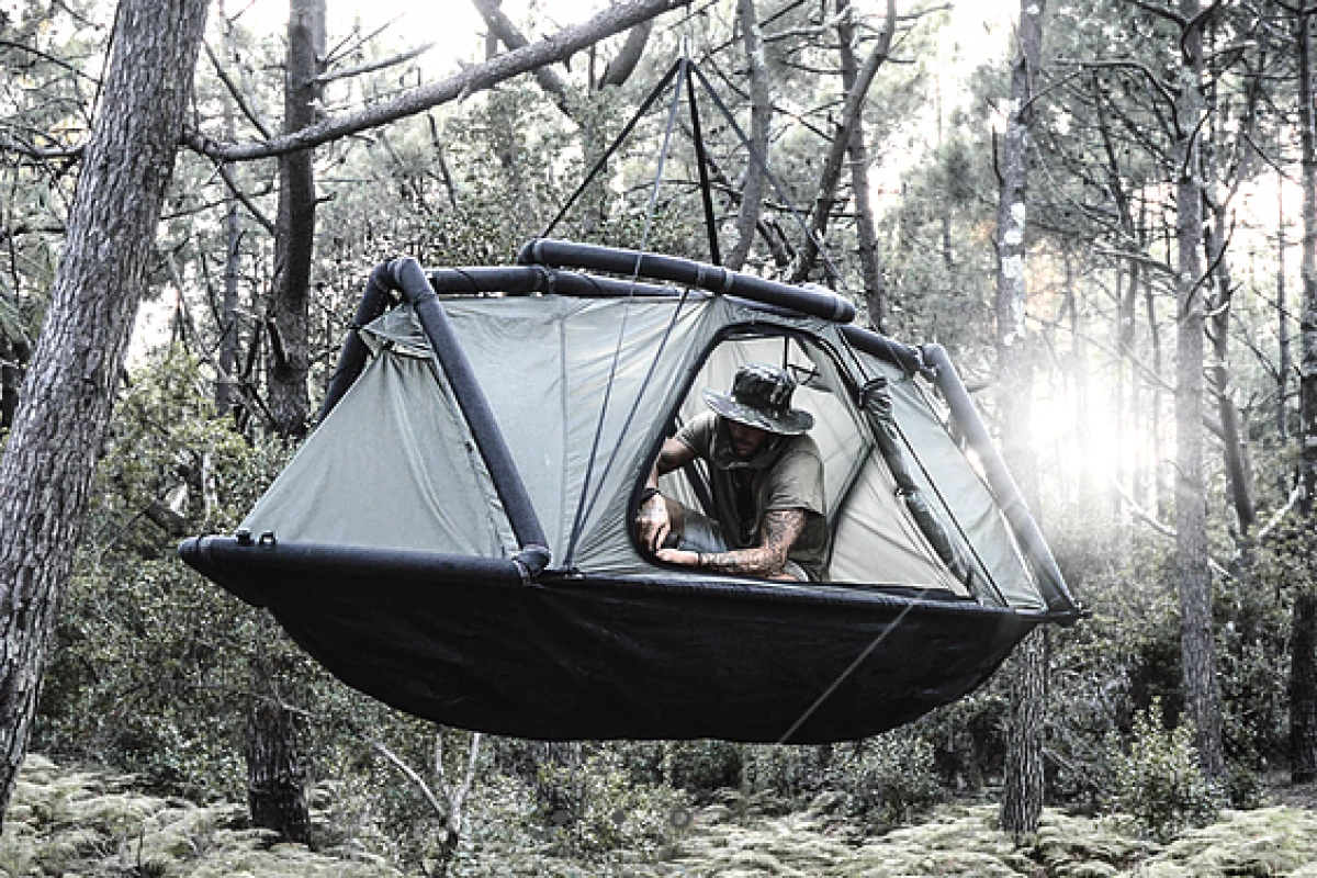 The Exod Home strung up in a single-point hanging configuration