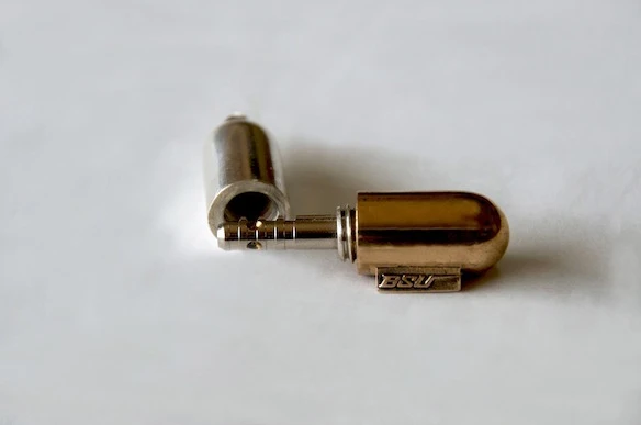 Tejima made sure his motorcycle was as movie-accurate as possible, right down to a pill-shaped key for a hidden ignition switch