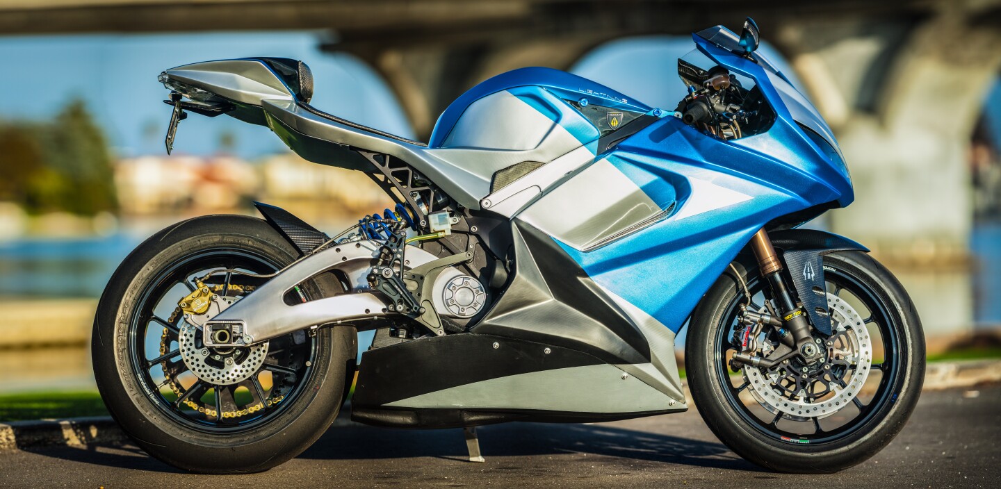 Gizmag rides the electric Lightning LS-218: The world's fastest ...