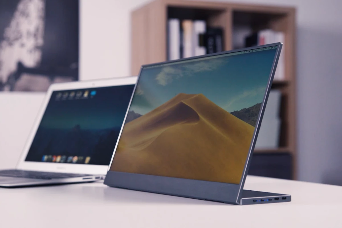 At only 4.5 mm thin (a little under 0.2 in) Odake claims the BladeX is the slimmest monitor ever