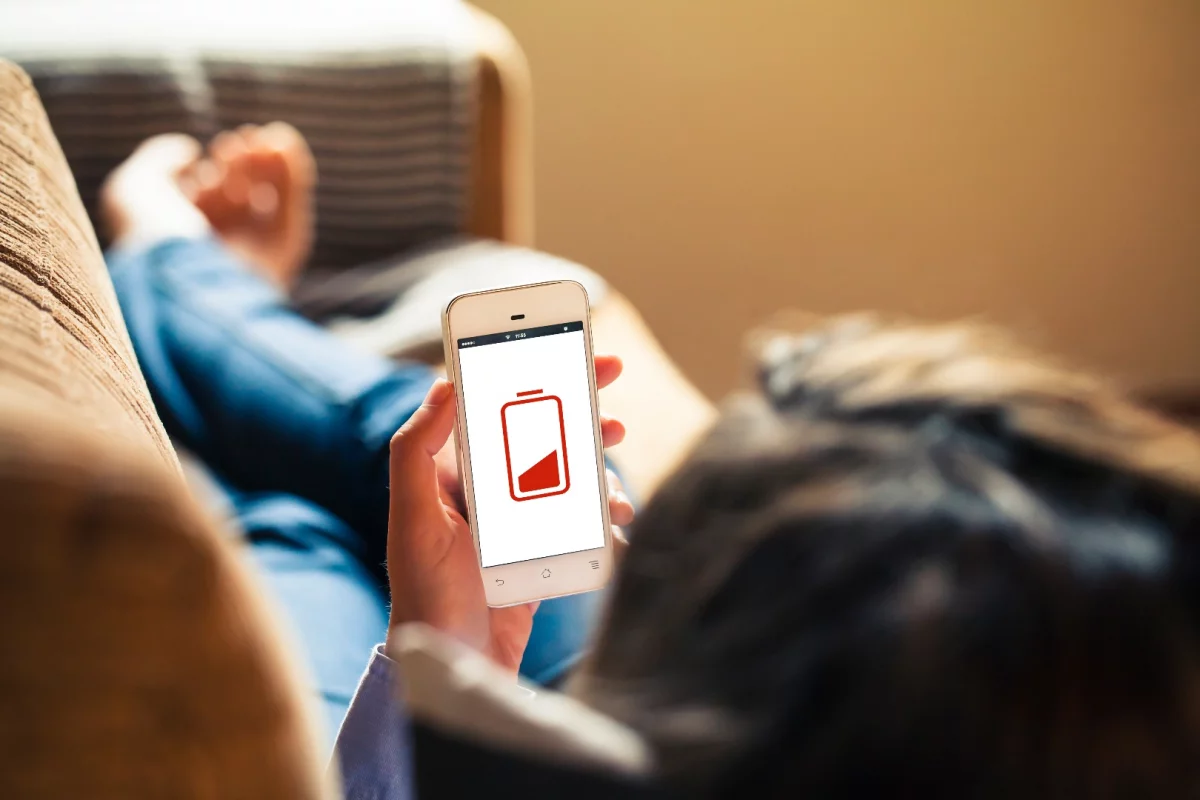 A new 2-in-1 system could soon be wirelessly recharging smart devices and transmitting data at the same time