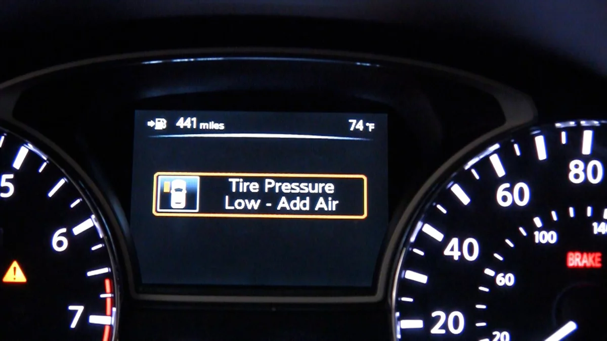 Using the instrument cluster display, the Easy Fill system shows you which tire is low and by how much