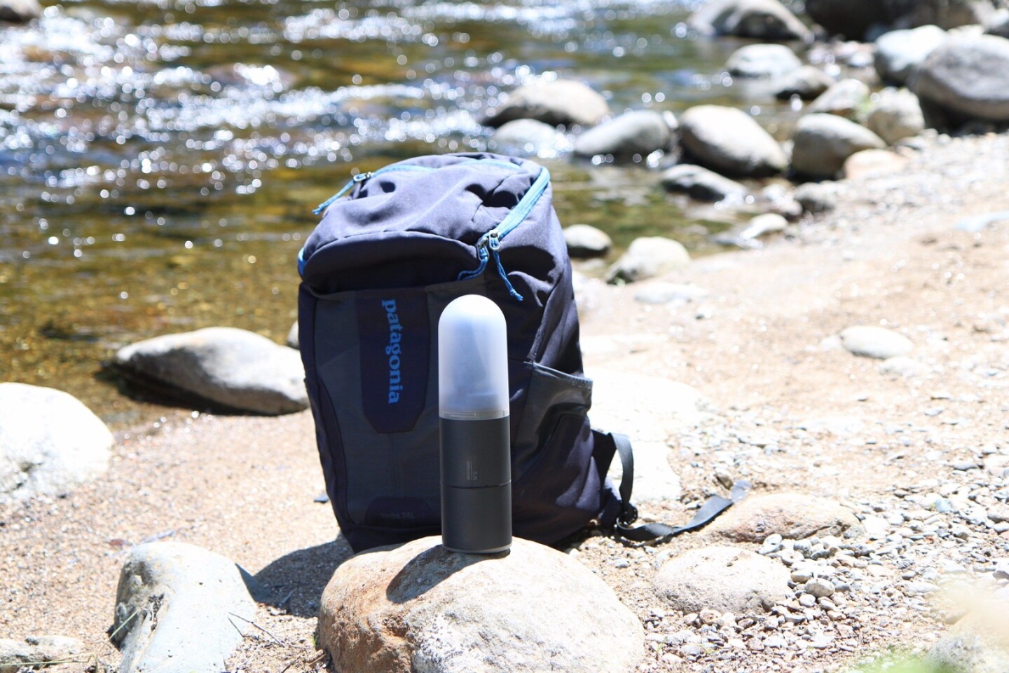 The Estream is made largely out of ABS and polycarbonate and measures 24.5 x 6.5 cm (9.7 x 2.5 in) when packed away