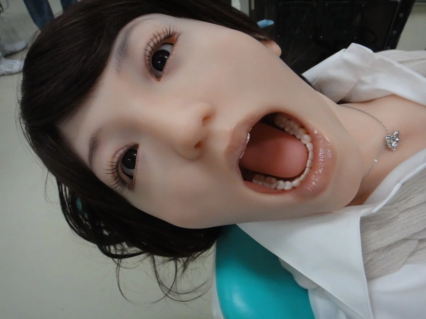Showa University from Tokyo has presented a highly realistic robotic dental patient Showa Hanako 2 (Photo: DigInfo).