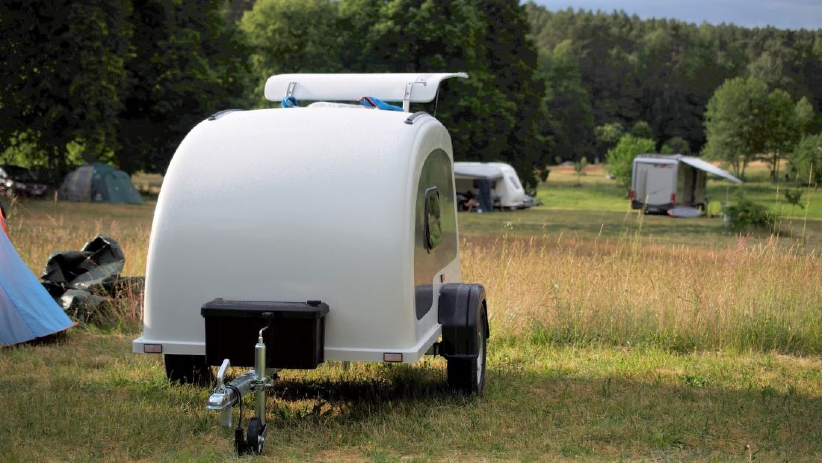 500lb fiberglass miniteardrop makes RV camping more attainable