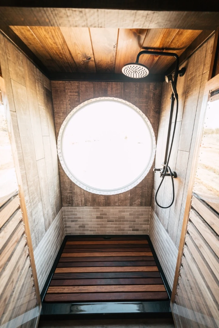 The Silhouette's shower