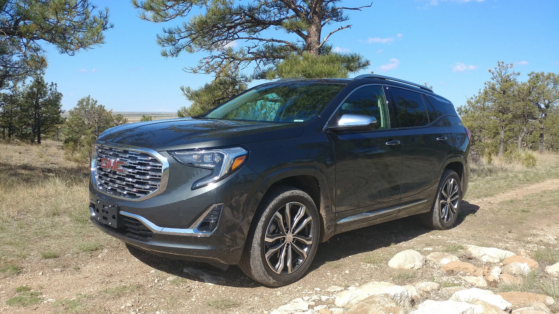 The most obvious changes to the 2018 GMC Terrain are seen from the outside