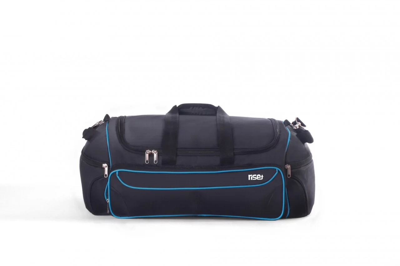 The Rise & Hang duffel bag zips closed for travel