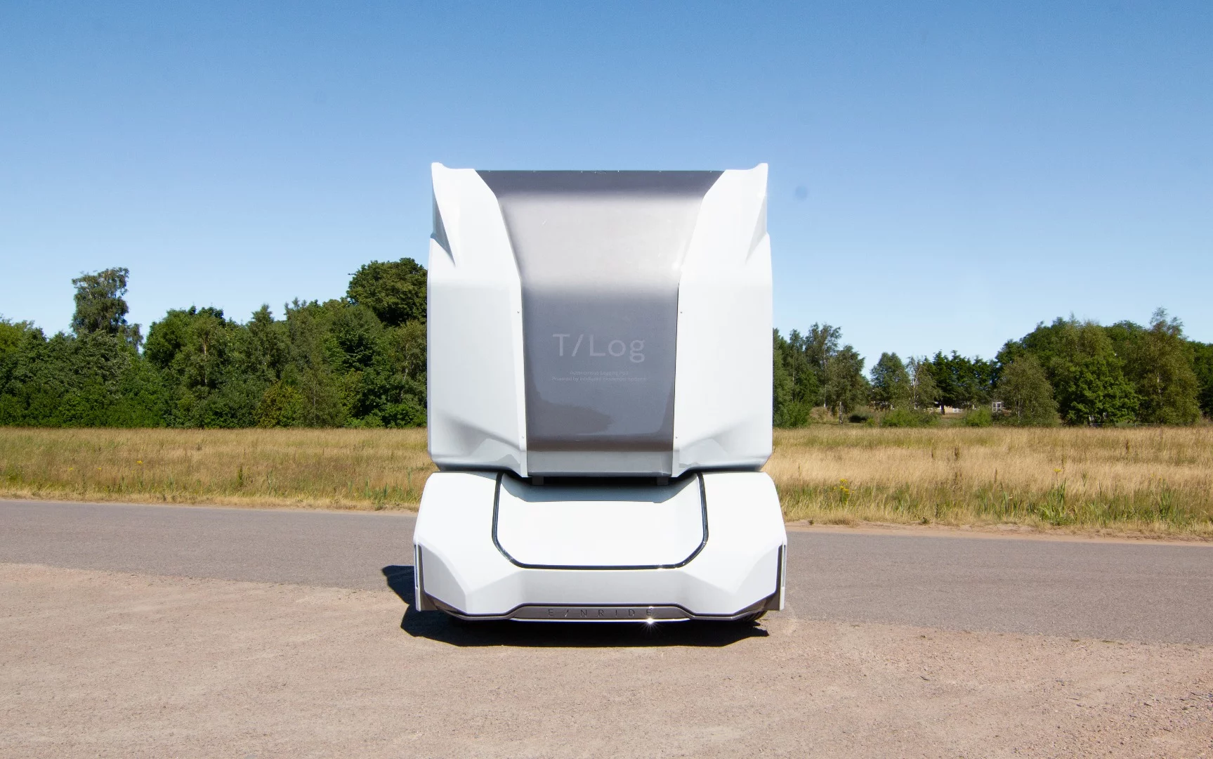 Being self-driven, the Einride T-log truck has no driver’s cab for a human to enter and sit in