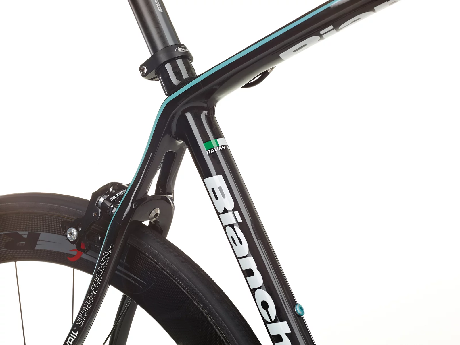 In select areas of the bike’s frame and fork, a layer of a proprietary “viscoelastic material” is sandwiched between the usual layers of carbon fiber