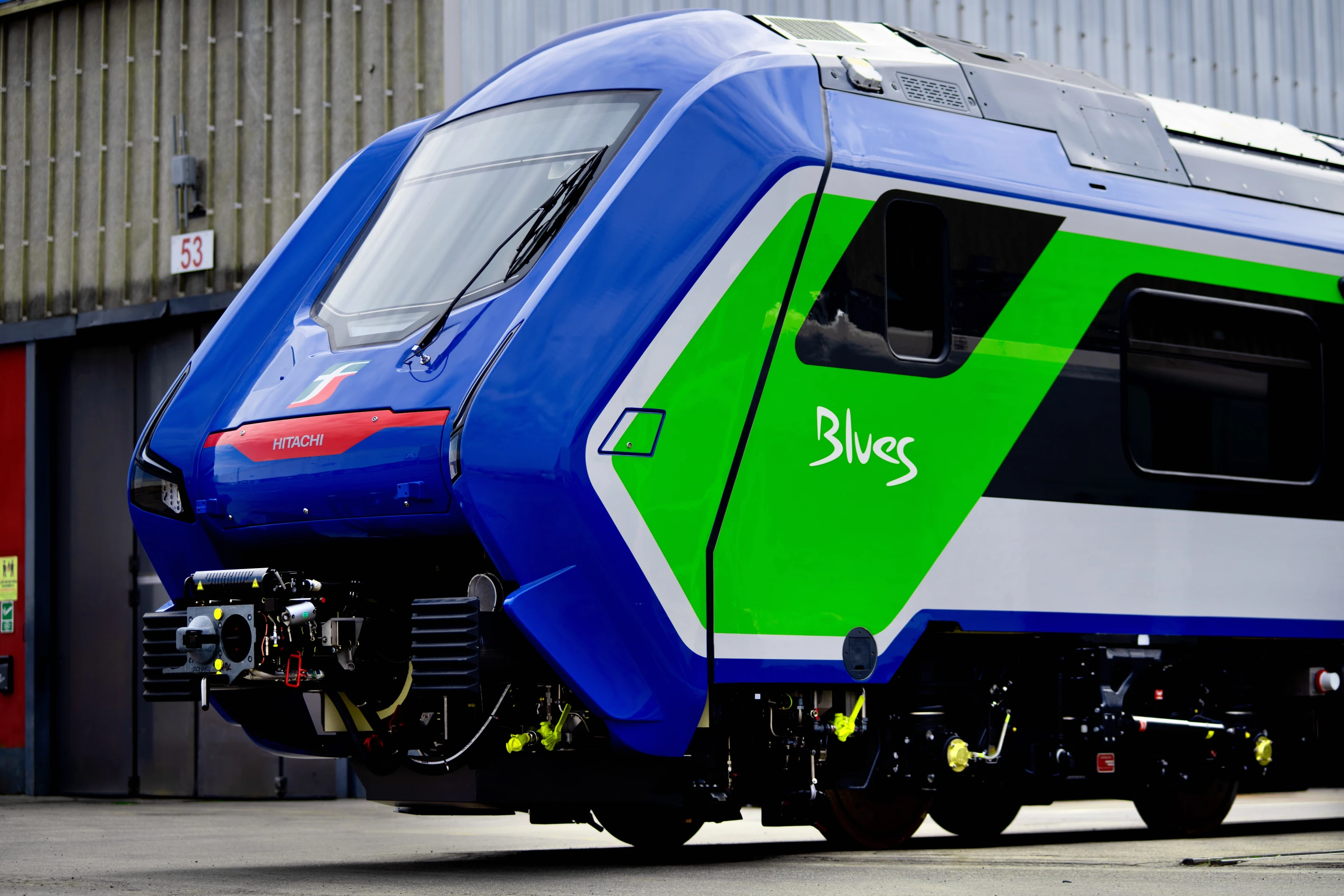 7952 Train Hitachi rolls out fleet of emissions-cutting tribrid Blues trains in Italy