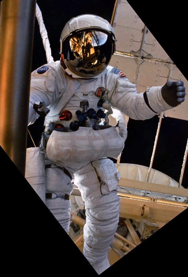 Skylab Apollo variant with tank strapped to thigh