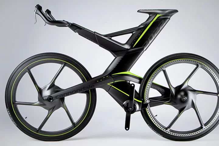 The CERV concept bike dynamically adjusts the position of the headset based on the terrain being covered