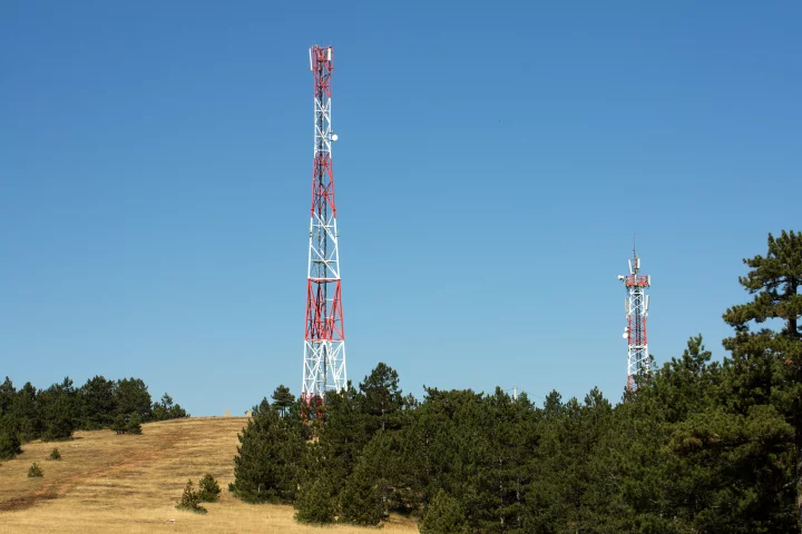 Researchers at the military technology firm Chamtech have developed a special aerosol spray-on antenna that could replace traditional radio antennas