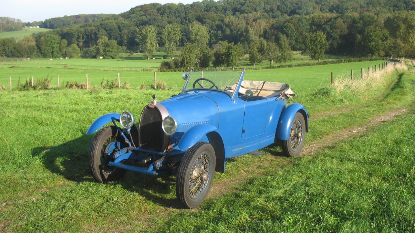 This 1928 Bugatti Type 40 Grand Sport provides an interesting contrast with a 1926 Type 40 which sold for less than half this price (€244,360) elsewhere on this list. This 1928 model has a known ownership history from new, but most importantly, it fetched this price because it is outstandingly original. Authenticity is the cornerstone of the classic car auction market, and this car is blessed with far more than the usual share. This car sold for $647,796 (€529,000)