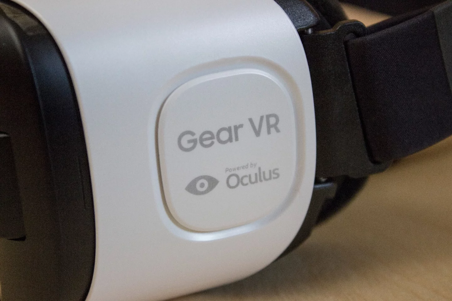 There's a built-in fan living under this panel (Photo: Will Shanklin/Gizmag.com)