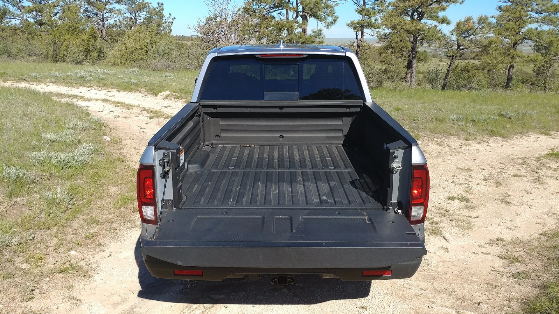 The traditional drop-down tailgate mode for the 2017 Ridgeline is operated like any other pickup truck