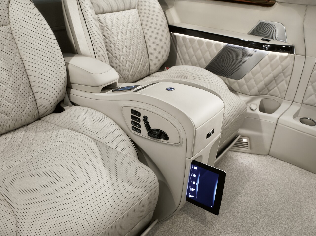 The Mercedes Benz Viano Vision Diamond Concept