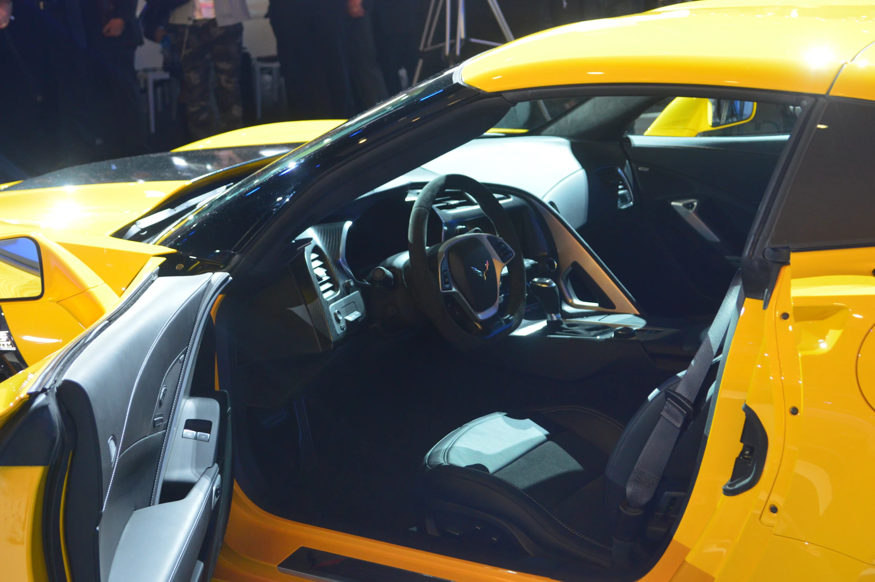 Interior treatment on the Z06 is similar to that of the Stingrays, with the option of adding Sport or GT Seats to the mix (Photo: CC Weiss/Gizmag.com)