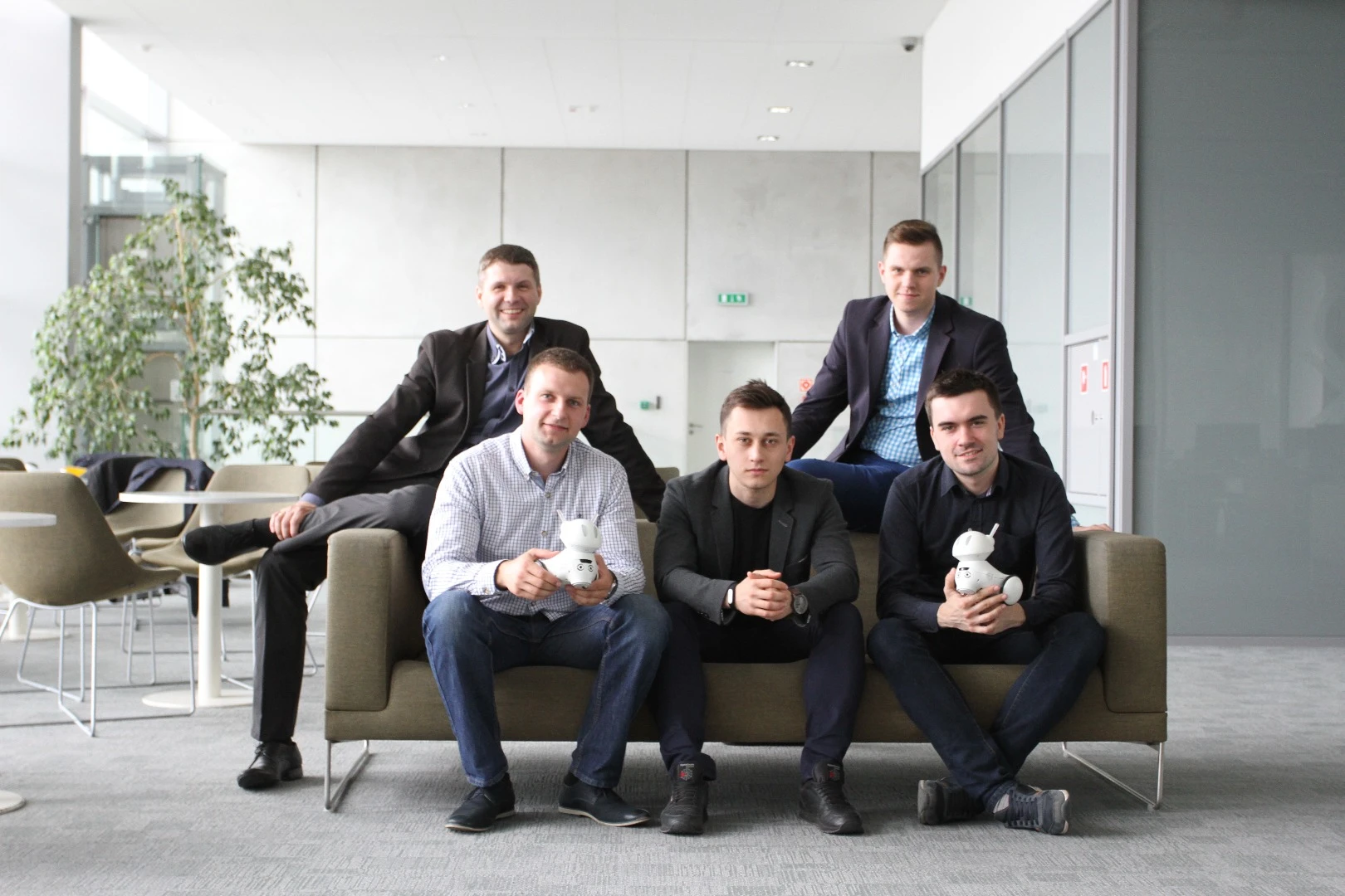 Photon was designed by Marcin Joka, Michal Grzes, Krzysztof Dziemianczuk, Michal Bogucki, and Maciej Kopczynski, four students and one academic lecturer at the Bialystok University of Technology in Poland