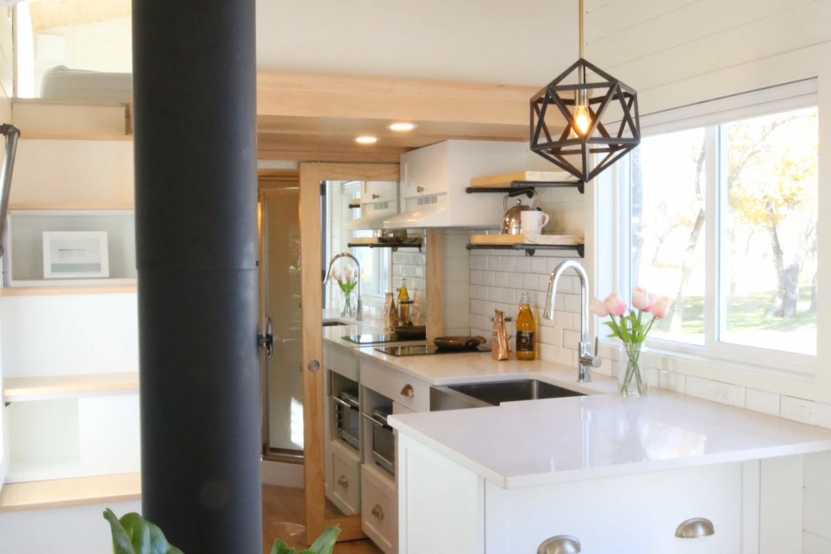 The Innisfree Anarres' interior measures 348 sq ft (32 sq m)