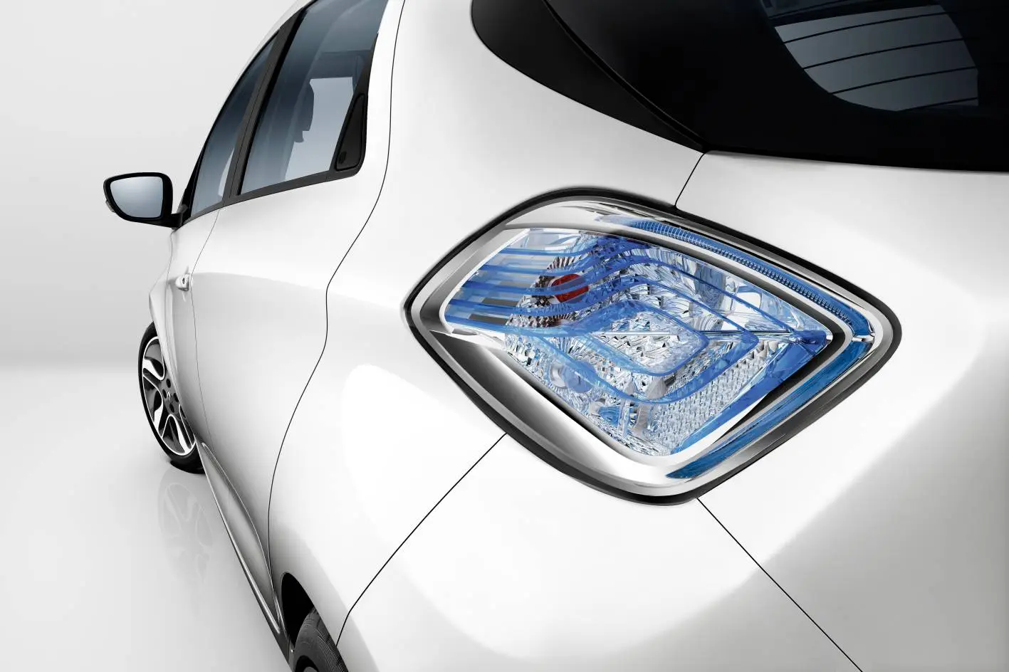 The Range OptimiZEr system uses a combination a combination of regenerative braking, a heat pump and Michelin Energy E-V tires