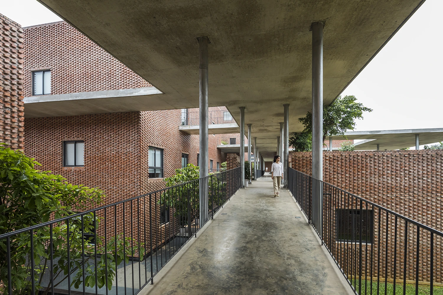 The Viettel Academy Educational Centre has multiple walkways connecting its 12 blocks