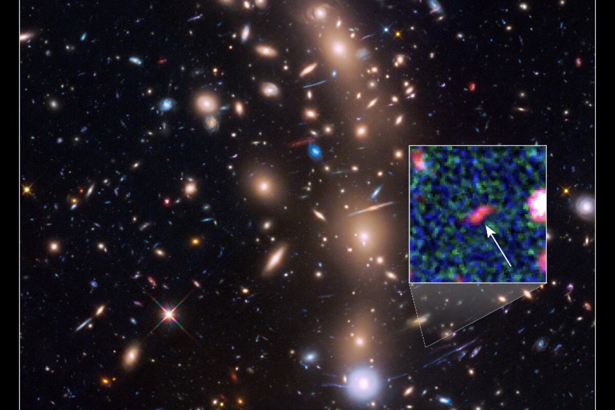 Image of the galaxy cluster MACS J0416.1-2403, with the position of Tayna highlighted in the box