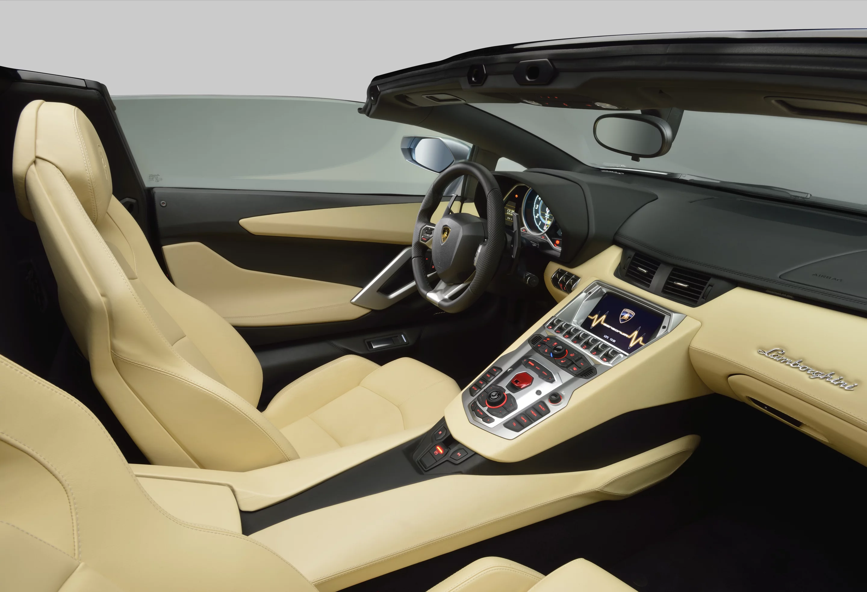 Lamborghini Aventador LP700-4 Roadster interior