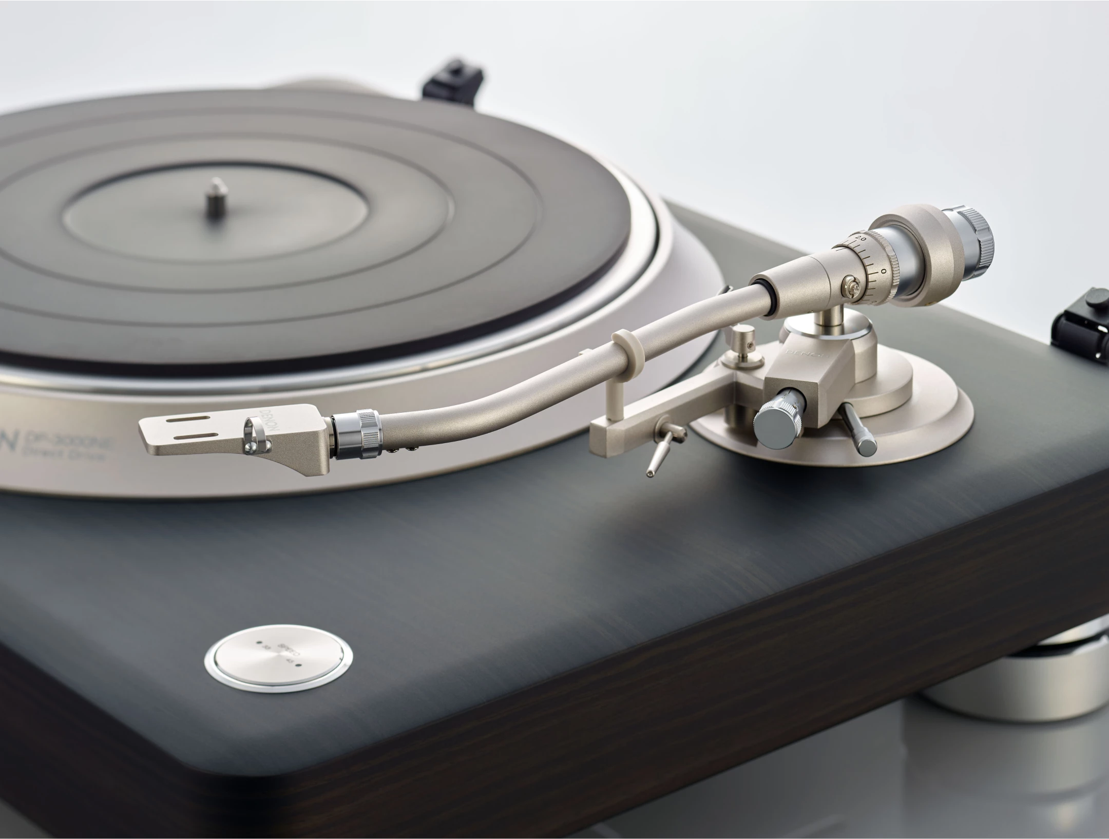 The newly-designed S-shaped tonearm has been engineered to "suppresses vibration and optimizes tracking angle at any point of the record"