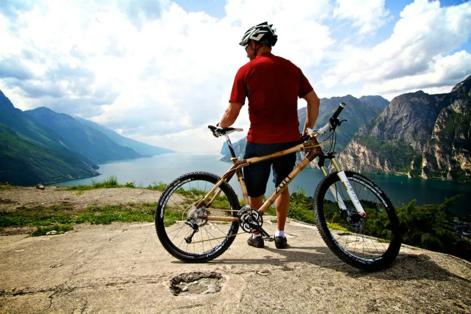 Zuri claims the bamboo frame's dampness "redefines the hardtail"