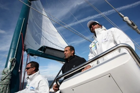 Within its sustainability strategy "TrueBlueSolutions" Mercedes-Benz is partner and main sponsor of Mike Horn's four-year PANGAEA Expedition.